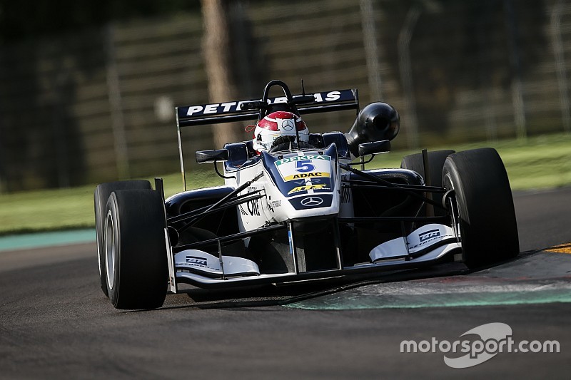 Piquet reste en F3 et vise les avant-postes