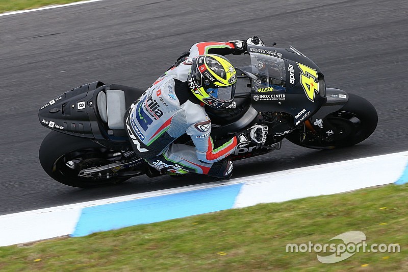 Espargaró: “La Aprilia no tiene límite en la frenada”