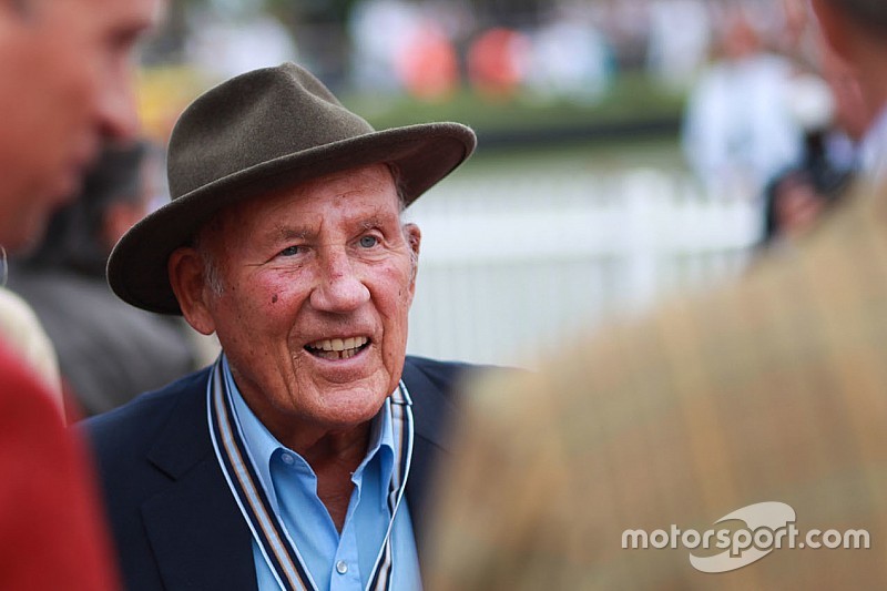 Sör Stirling Moss sosyal yaşamdan emekli olduğunu açıkladı