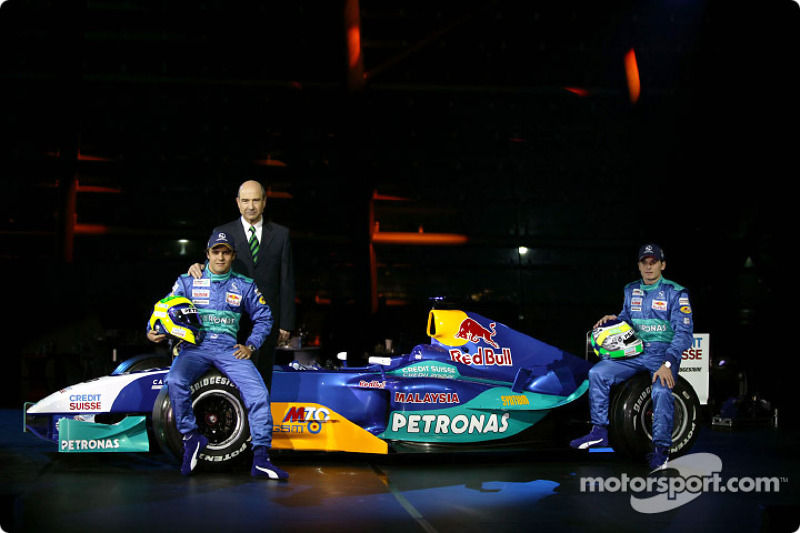 Феліпе Масса, Петер Заубер і Джанкарло Фізікелла з новим Sauber Petronas C23
