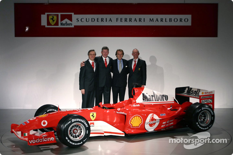 Паоло Мартінеллі, Росс Браун, Лука ді Монтедземоло, Рорі Бірн і Ferrari F2004