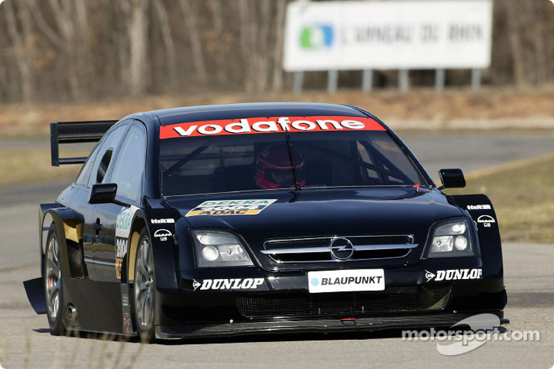 Фолькер Штрічек тестує Opel Vectra GTS V8 DTM
