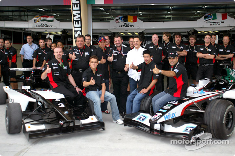 Команда Minardi разом із пілотами Minardi Team Asia з Формули BMW