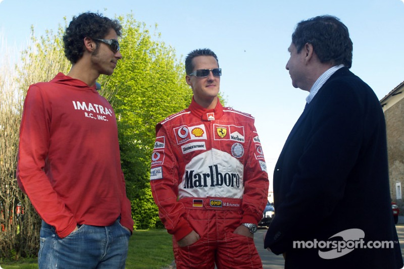 Valentino Rossi en la pista de Fiorano: Michael Schumacher, Valentino Rossi y Jean Todt