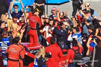 Post-race celebration for #99 Jon Fogarty, Alex Gurney: GAINSCO Auto Insurance, Bobstallingscars.com Chevrolet-Riley, GAINSCO-Bob Stallings Racing