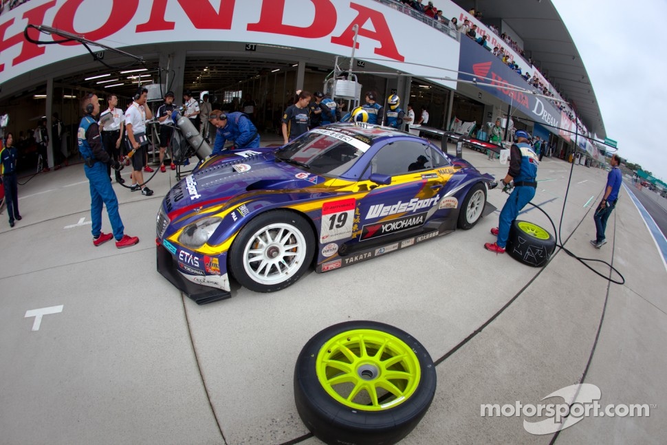 #19 Lexus Team WedsSport Bandoh Lexus SC430: Seiji Ara, Andre Couto