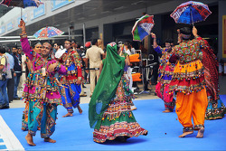 Yarış öncesi festivities