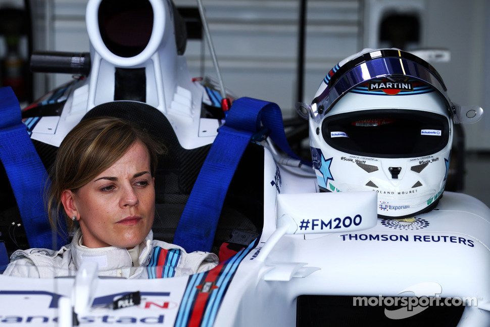 http://cdn-5.motorsport.com/static/img/mgl/1700000/1720000/1728000/1728000/1728065/s1_1.jpg