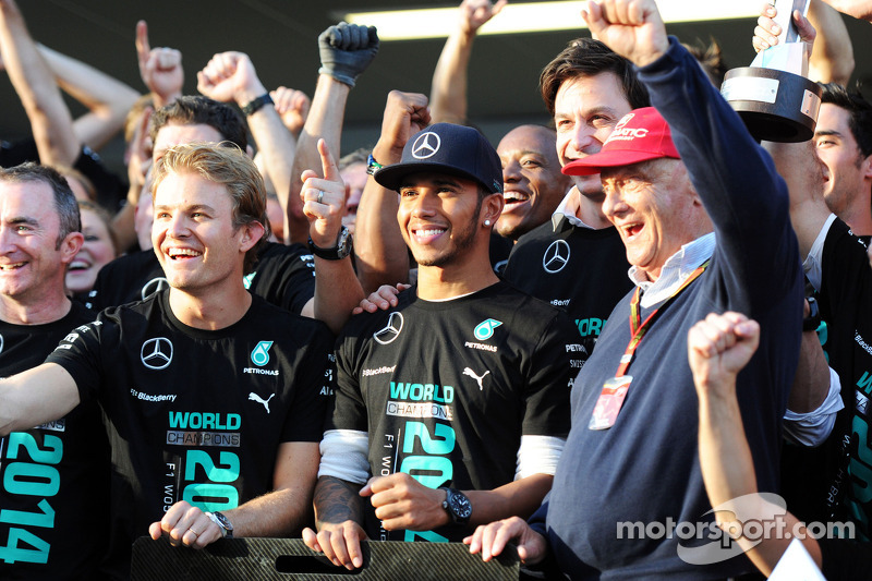 (L to R): Nico Rosberg, Mercedes AMG F1; Lewis Hamilton, Mercedes AMG F1 and Niki Lauda, Mercedes No
