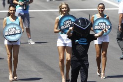 FanBoost, ragazze ai box