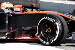 Jenson Button, McLaren MP4-30, mit Flow-Viz-Farbe auf den Seitenkästen