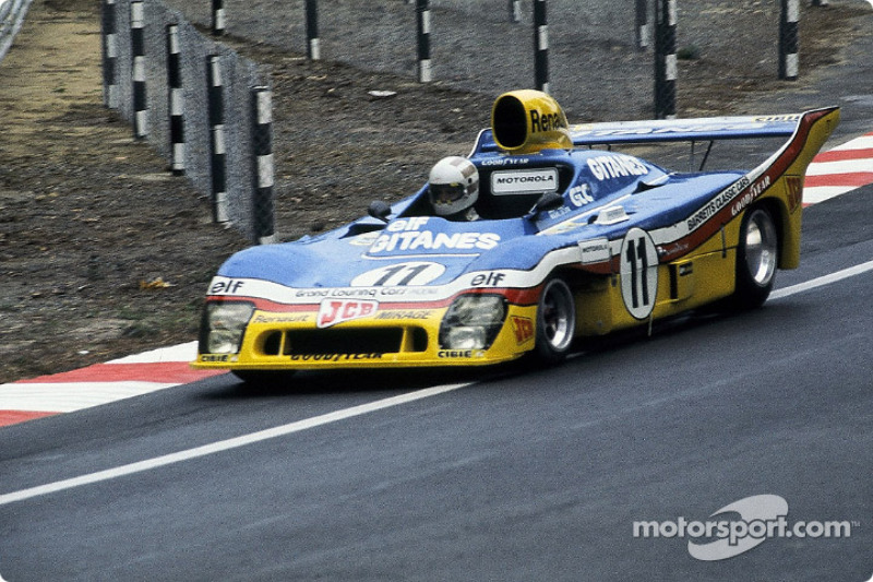 11 Grand Touring Cars Inc. Mirage GR8 Renault Sam Posey, Michel LeclÃ