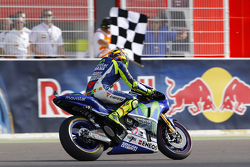 Переможець Валентіно Россі, Yamaha Factory Racing