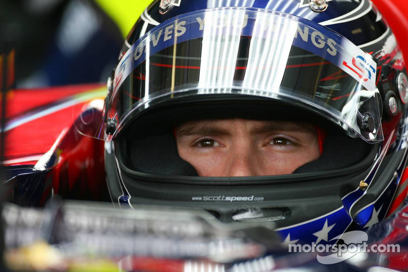 2007'de Toro Rosso'daki ilk değişiklik yaşandı. Scott Speed bir buçuk yıl sonra takımdan aniden gönderildi. Avrupa GP'sinde, Amerikalı pilot ve Franz Tost arasında tartışma çıktı ve takımdan gönderildi.