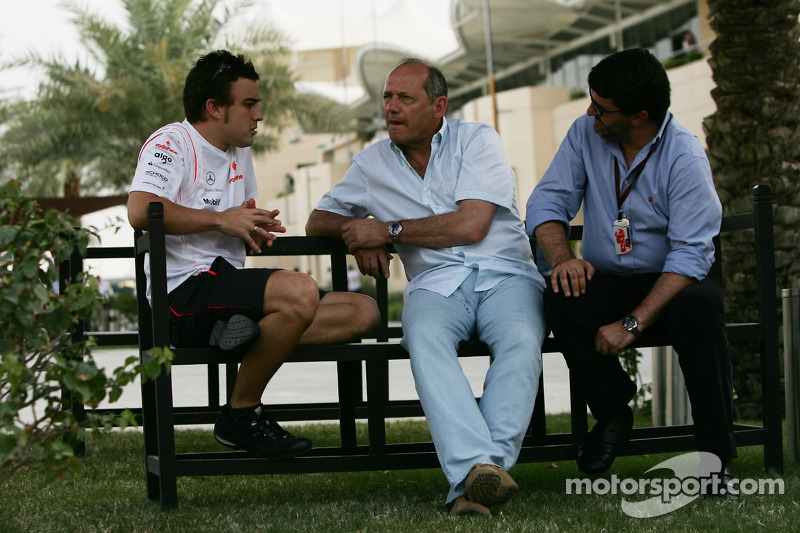 Fernando Alonso, McLaren Mercedes, Ron Dennis, McLaren, Team Principal, Chairman, dan Luis Garcia Ab