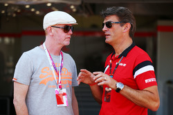 (L naar R): Chris Evans, Presentator, met Graeme Lowdon, Manor F1 Team Chief Executive Officer