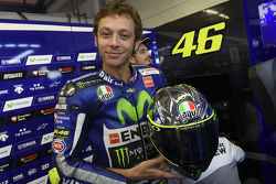 Diseño del casco de Valentino Rossi, de Yamaha Factory Racing para el 2015 Gran Premio de Italia en Mugello