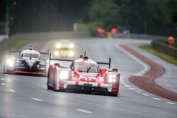 #17 Porsche Team Porsche 919 Hybrid: Timo Bernhard, Mark Webber, Brendon Hartley, Frédéric Makowieck