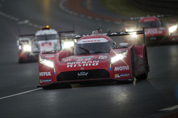 日产车队22号日产GT-R LM NISMO:哈里·廷克内尔、阿历克斯·邦科姆、迈克尔·克鲁姆
