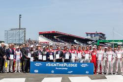 FIA Road Safety fotoshoot: FIA-president Jean Todt, president van Frankrijk François Hollande en ACO