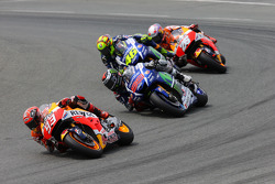 Marc Márquez, Repsol Honda Team y Jorge Lorenzo con Valentino Rossi, Yamaha Factory Racing, y Dani P