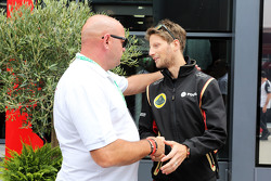 (I a D): Philippe Bianchi, padre de Jules Bianchi, con Romain Grosjean, Lotus F1 Team
