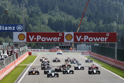 Lewis Hamilton, Mercedes AMG F1 W06 al comando alla partenza