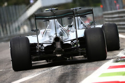 Lewis Hamilton, Mercedes AMG F1 W06 e il compagno di squadra Nico Rosberg, Mercedes AMG F1 W06 all'u
