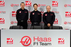 Haas F1 Team's Gunther Steiner, Romain Grosjean en Gene Haas