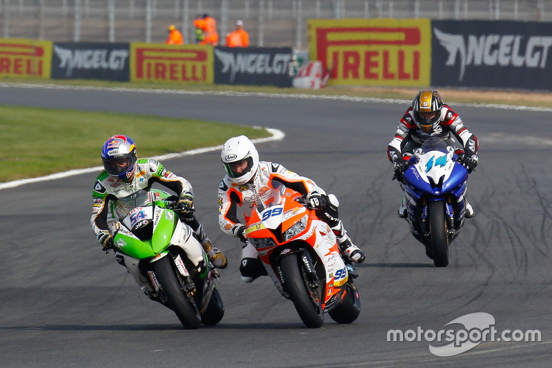 Kenan Sofuoglu, Kawasaki Puccetti Racing, P. J. Jacobsen, CORE" Motorsport Thailand, y Lucas Mahias, MG Competition