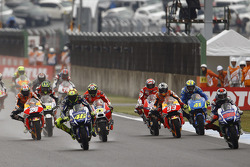 Старт: Хорхе Лоренцо, Yamaha Factory Racing лідирує