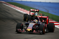 Карлос Сайнс мл., Scuderia Toro Rosso STR10
