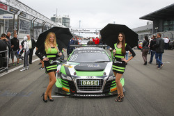 Gridgirls für #16 Yaco Racing Audi R8 LMS ultra: Rahel Frey, Philip Geipel