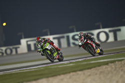 Tom Sykes, Kawasaki e Jordi Torres, Aprilia Racing Team
