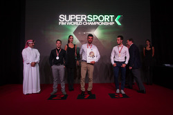 Top 3 Supersport : il secondo, P.J. Jacobsen, Kawasaki, il campione del mondo Kenan Sofuoglu, Puccet