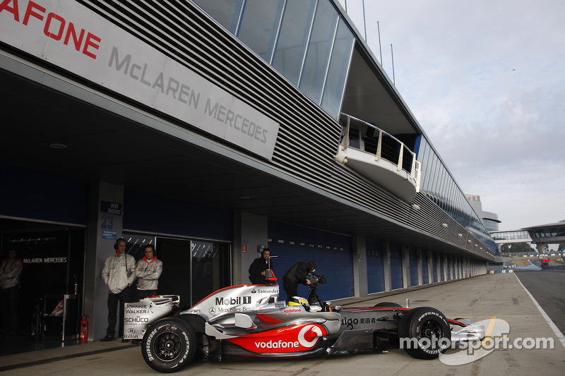 Pedro de la Rosa test ediyoryeni McLaren Mercedes MP4-23