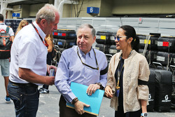 Dr. Helmut Marko, Red Bull, mit FIA-Präsident Jean Todt und dessen Frau Michelle Yeoh