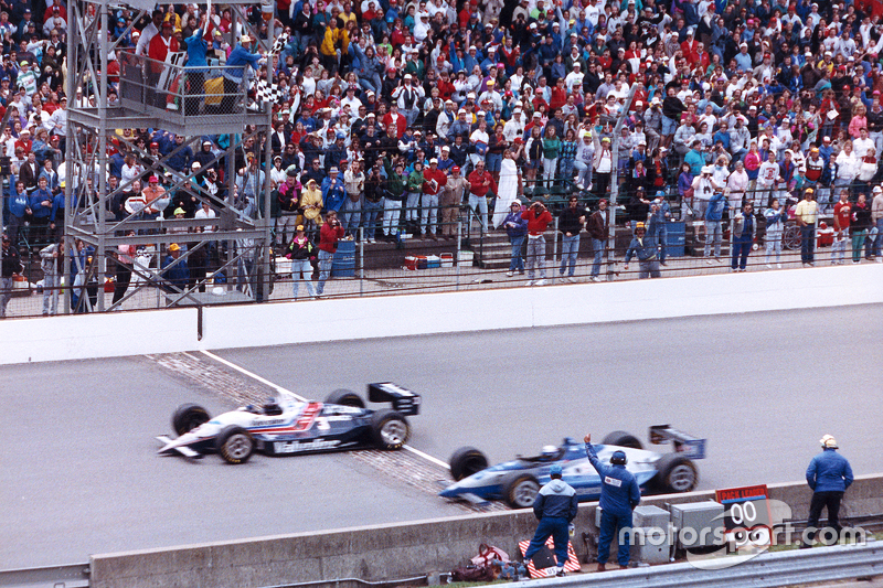 Al Unser Jr. beats Scott Goodyear to the finish by 0.043sec in 1992.