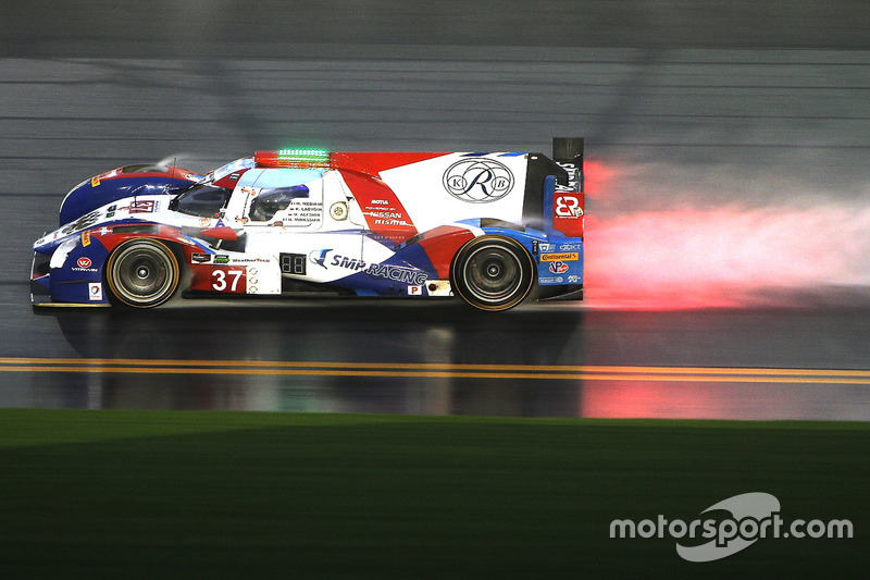 3. Der SMP-Racing-Nissan von Maurizio Mediani, Nicolas Minassian, Mikhail Aleshin und Kiriil Ladygin im Regen