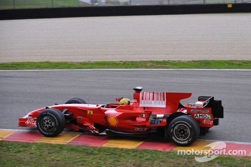 2008年罗西在穆杰罗赛道测试法拉利F2008赛车