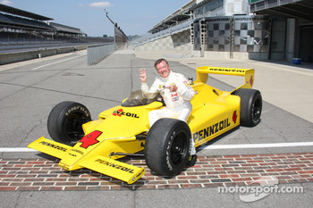 Johnny Rutherford won the 1980 Indianapolis 500 at an average speed of 142.862 mph in the famous Chaparral