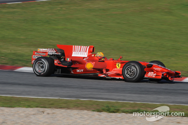 2010年罗西在加泰罗尼亚赛道测试法拉利F2008赛车