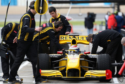 Vitaly Petrov, Equipo Renault F1, R30