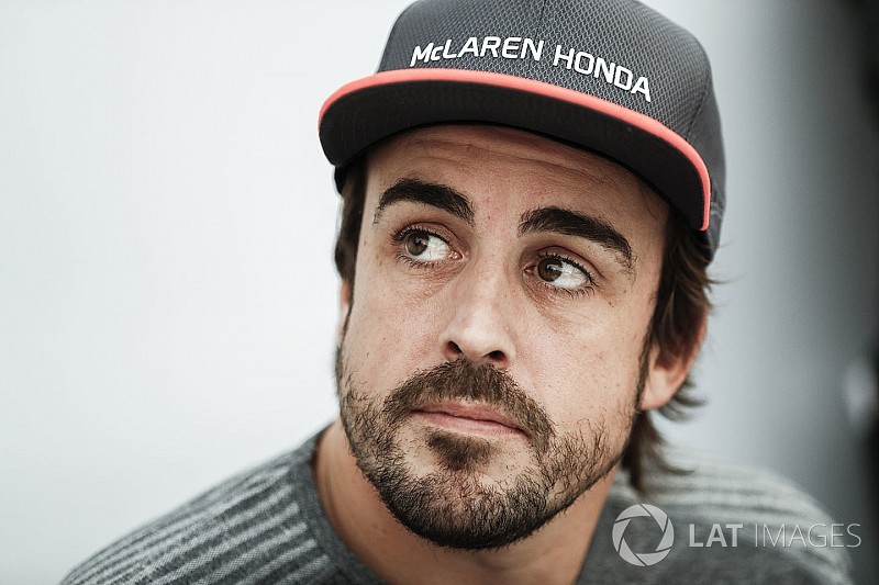 Alonso diz que novo acordo com McLaren é de longo prazo