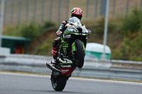 Rea hace historia en Brno y vence su carrera número 60