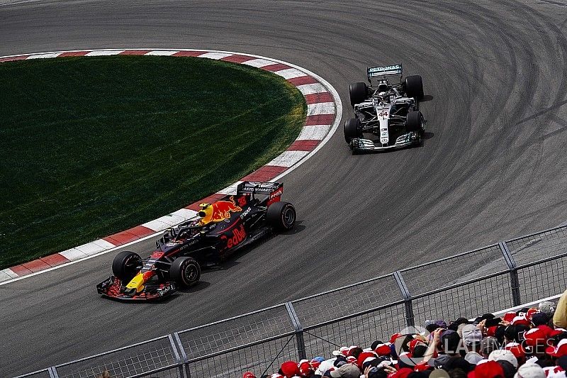 Max Verstappen, Red Bull Racing RB14, leads Lewis Hamilton, Mercedes AMG F1 W09