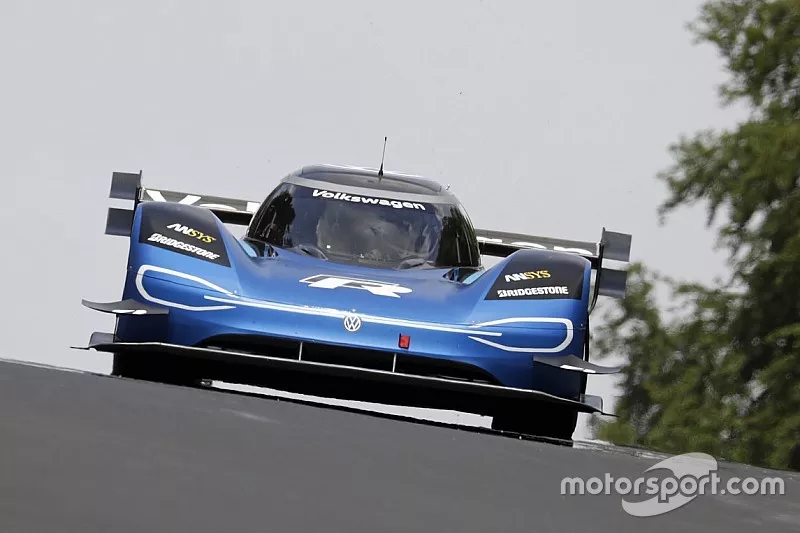 Romain Dumas, Volkswagen ID.R at the N&uuml;rburgring-Nordschleife chasing a new e-record