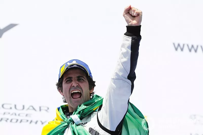 S&eacute;rgio Jimenez, Jaguar Brazil Racing celebrates victory on the podium