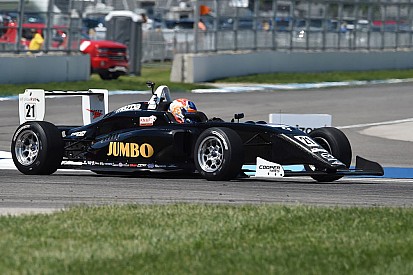 USF2000 Road America: Rinus van Kalmthout wint eerste race