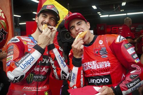 Bagnaia: M&aacute;rquez me ha sorprendido como compa&ntilde;ero y he aprendido de &eacute;l